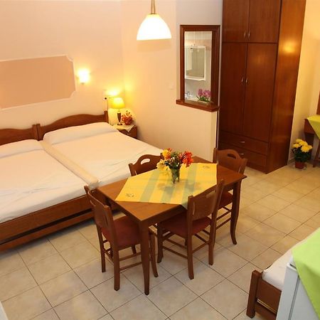 Vasiliki Apartments 플라타모나스 외부 사진