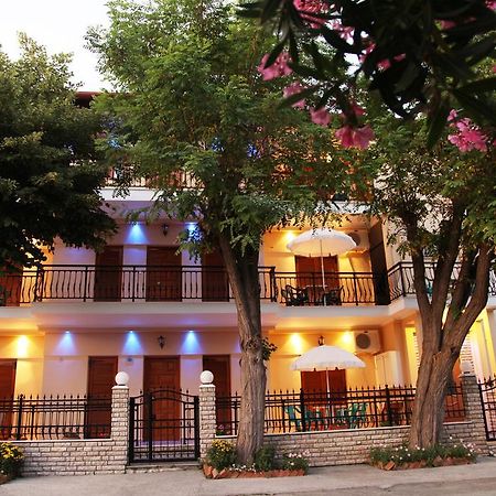 Vasiliki Apartments 플라타모나스 외부 사진