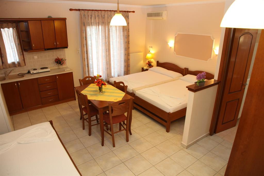 Vasiliki Apartments 플라타모나스 외부 사진